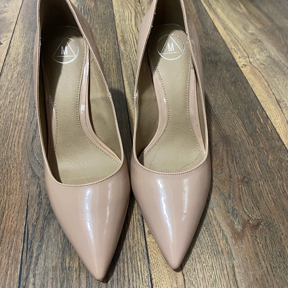 PATENT LEATHER PUMPS - Picture 2 of 2